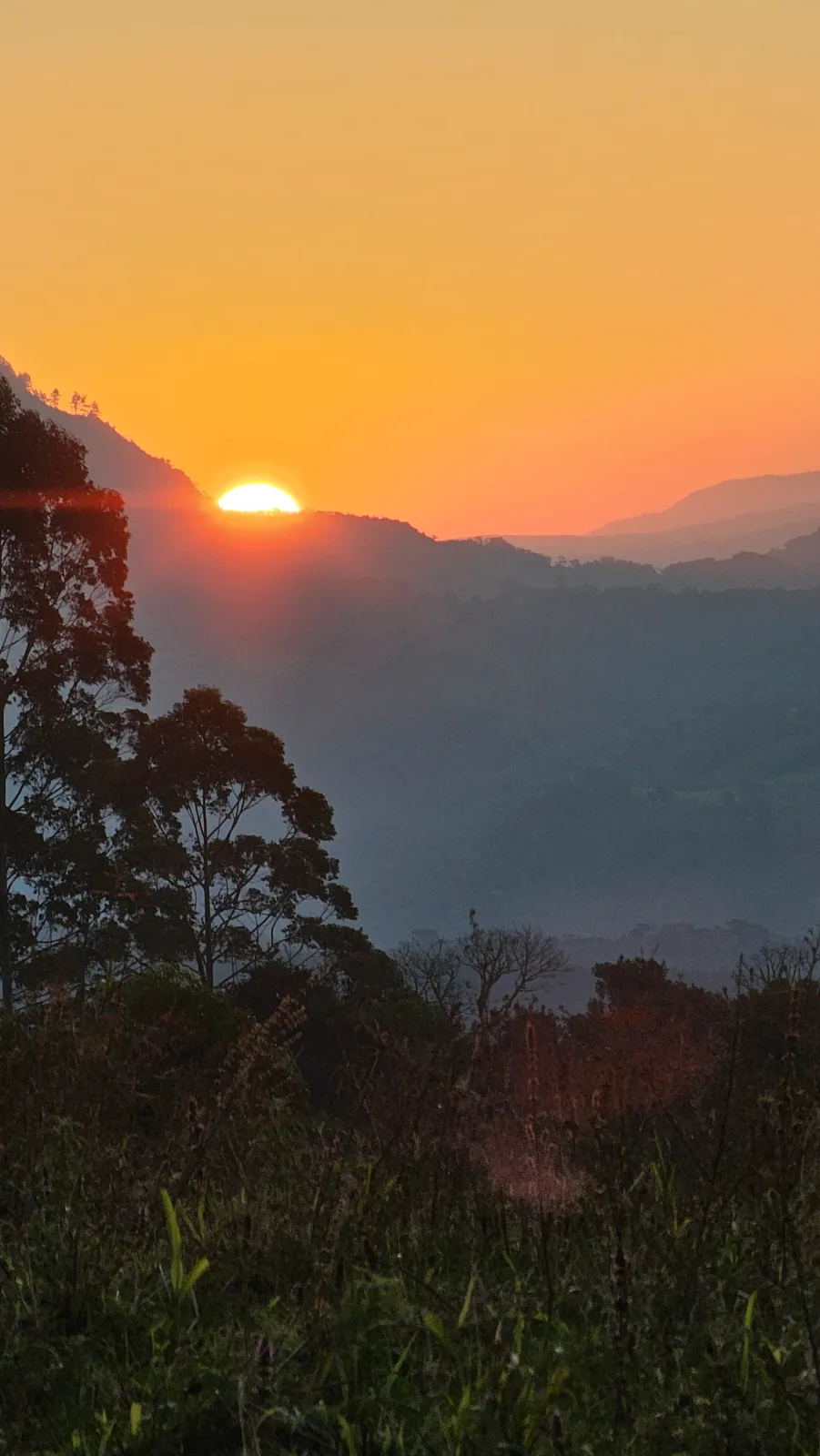 pôr do sol na serra